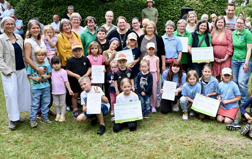 9 Kindergruppe wurden ausgezeichnet für jahrelanges Engagement